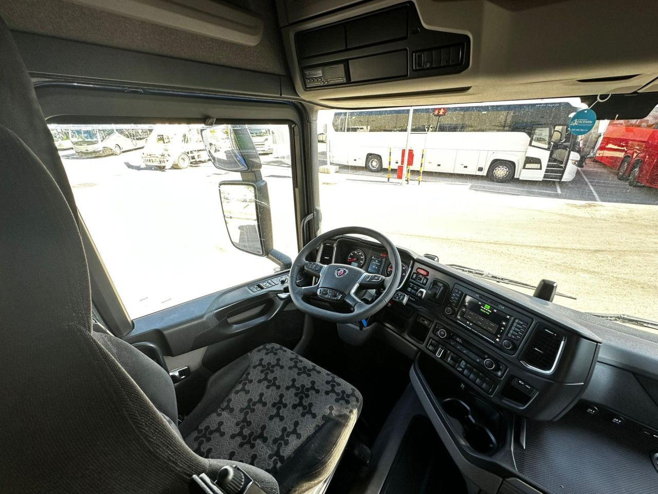 Scania R450 - Tractor unit: picture 5 Scania R450 - Tractor unit: picture 5