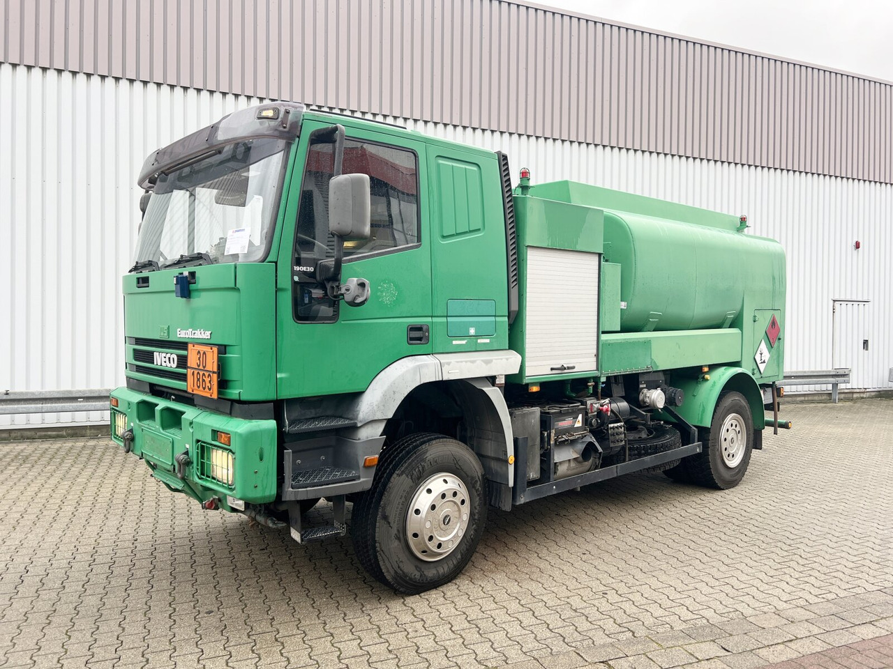 190EH30 4x4 190EH30 4x4 - Tanker truck: picture 1 190EH30 4x4 190EH30 4x4 - Tanker truck: picture 1