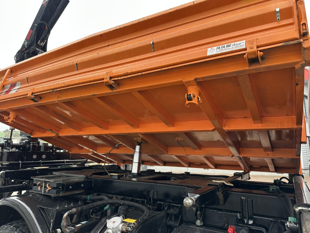 Commercial vehicle Unimog U500 4x4 U500 4x4 405/40 mit Heckkran Hiab 077-1 HiDuo, absattelbar, Funk: picture 12 Commercial vehicle Unimog U500 4x4 U500 4x4 405/40 mit Heckkran Hiab 077-1 HiDuo, absattelbar, Funk: picture 12