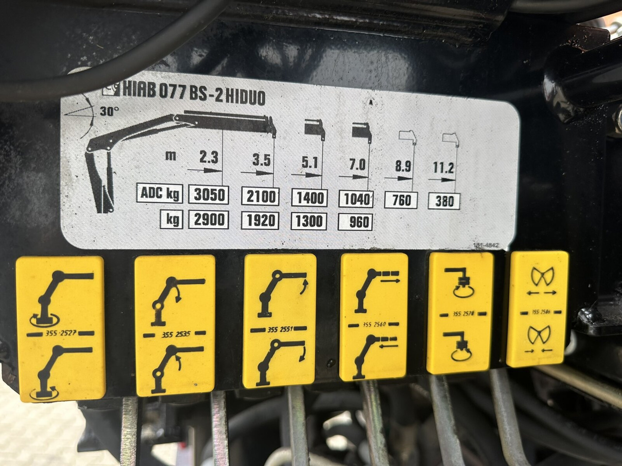 Commercial vehicle Unimog U500 4x4 U500 4x4 405/40 mit Heckkran Hiab 077-1 HiDuo, absattelbar, Funk: picture 15 Commercial vehicle Unimog U500 4x4 U500 4x4 405/40 mit Heckkran Hiab 077-1 HiDuo, absattelbar, Funk: picture 15