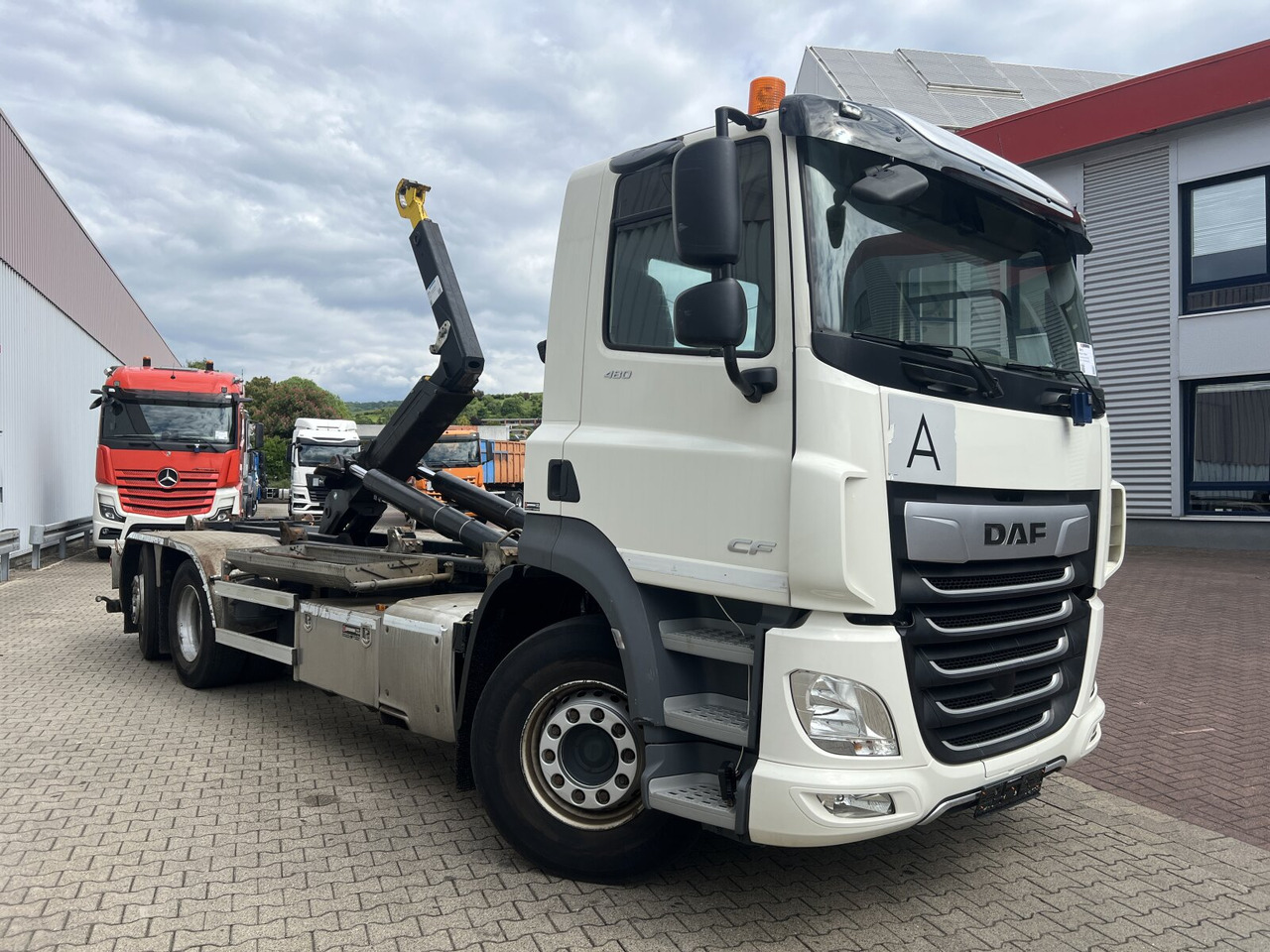 Hook lift truck DAF CF 480 6x2 CF 480 6x2, Lenk-/Liftachse: picture 8