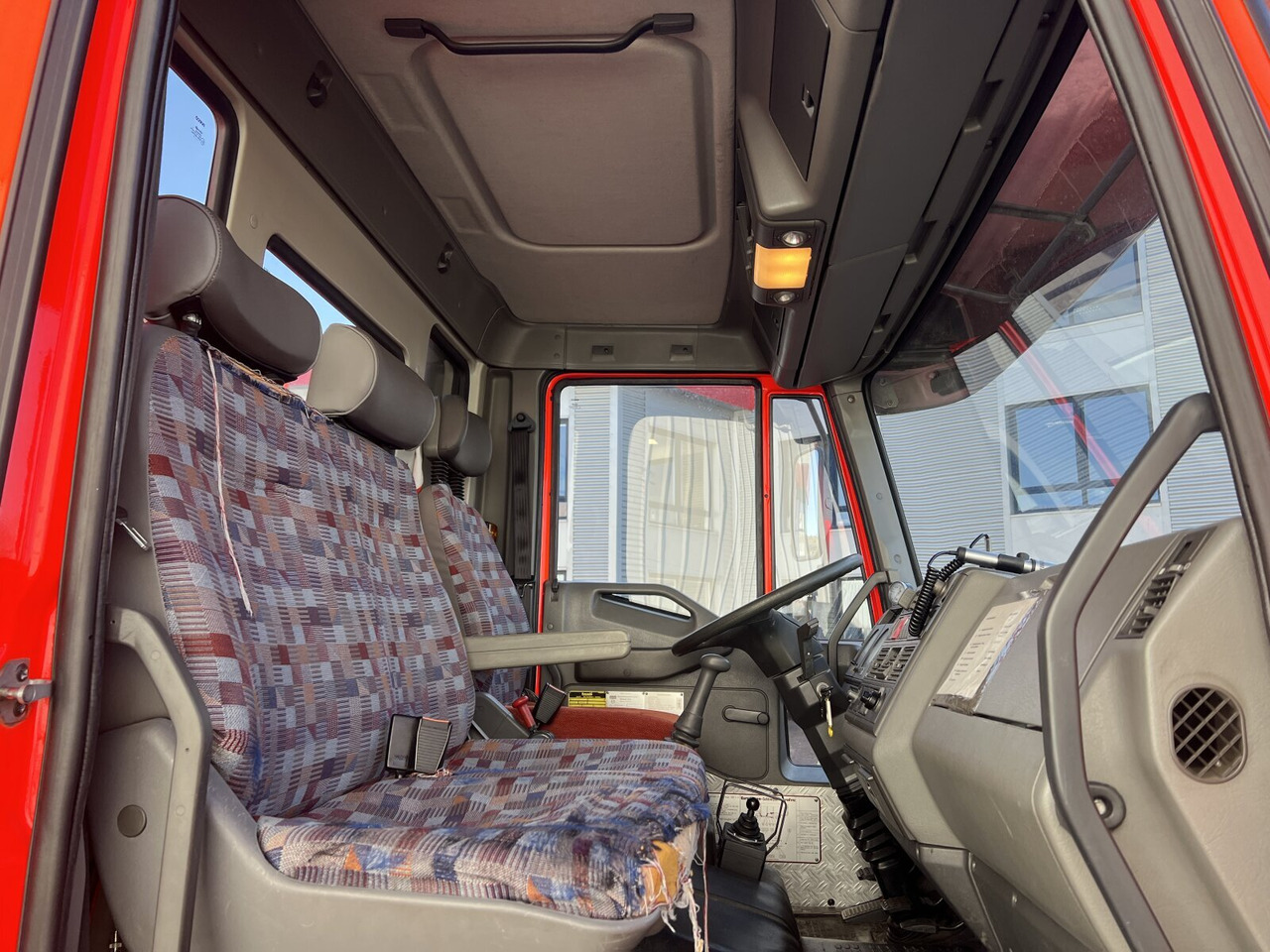 FF 95 E 18 WR 4x4 FF 95 E 18 WR 4x4, 6000l Wassertank - Tanker truck: picture 3 FF 95 E 18 WR 4x4 FF 95 E 18 WR 4x4, 6000l Wassertank - Tanker truck: picture 3