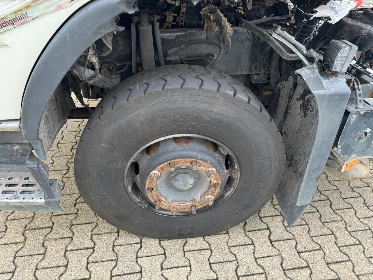 FM 380 6x4 R mit Brandschaden FM 380 6x4 R mit Brandschaden - Tipper: picture 4 FM 380 6x4 R mit Brandschaden FM 380 6x4 R mit Brandschaden - Tipper: picture 4