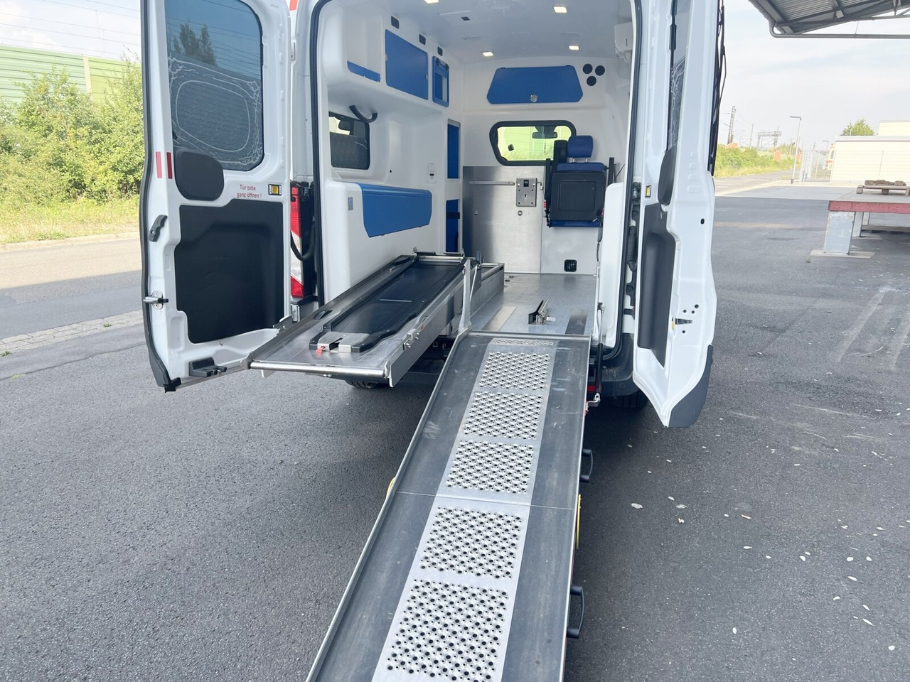 Ford Transit 2.2 TDCI 4x2 Transit 2.2 TDCI 4x2, Krankentransporter - Ambulance: picture 4 Ford Transit 2.2 TDCI 4x2 Transit 2.2 TDCI 4x2, Krankentransporter - Ambulance: picture 4