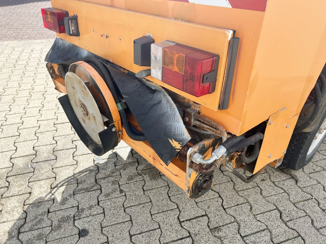 HY 1251 / 4x4 Bokimobil, Winterdienst, Kehr/Saugmaschine KIEFER HY 1251 / 4x4 Bokimobil, Winterdienst - Municipal tractor: picture 3 HY 1251 / 4x4 Bokimobil, Winterdienst, Kehr/Saugmaschine KIEFER HY 1251 / 4x4 Bokimobil, Winterdienst - Municipal tractor: picture 3
