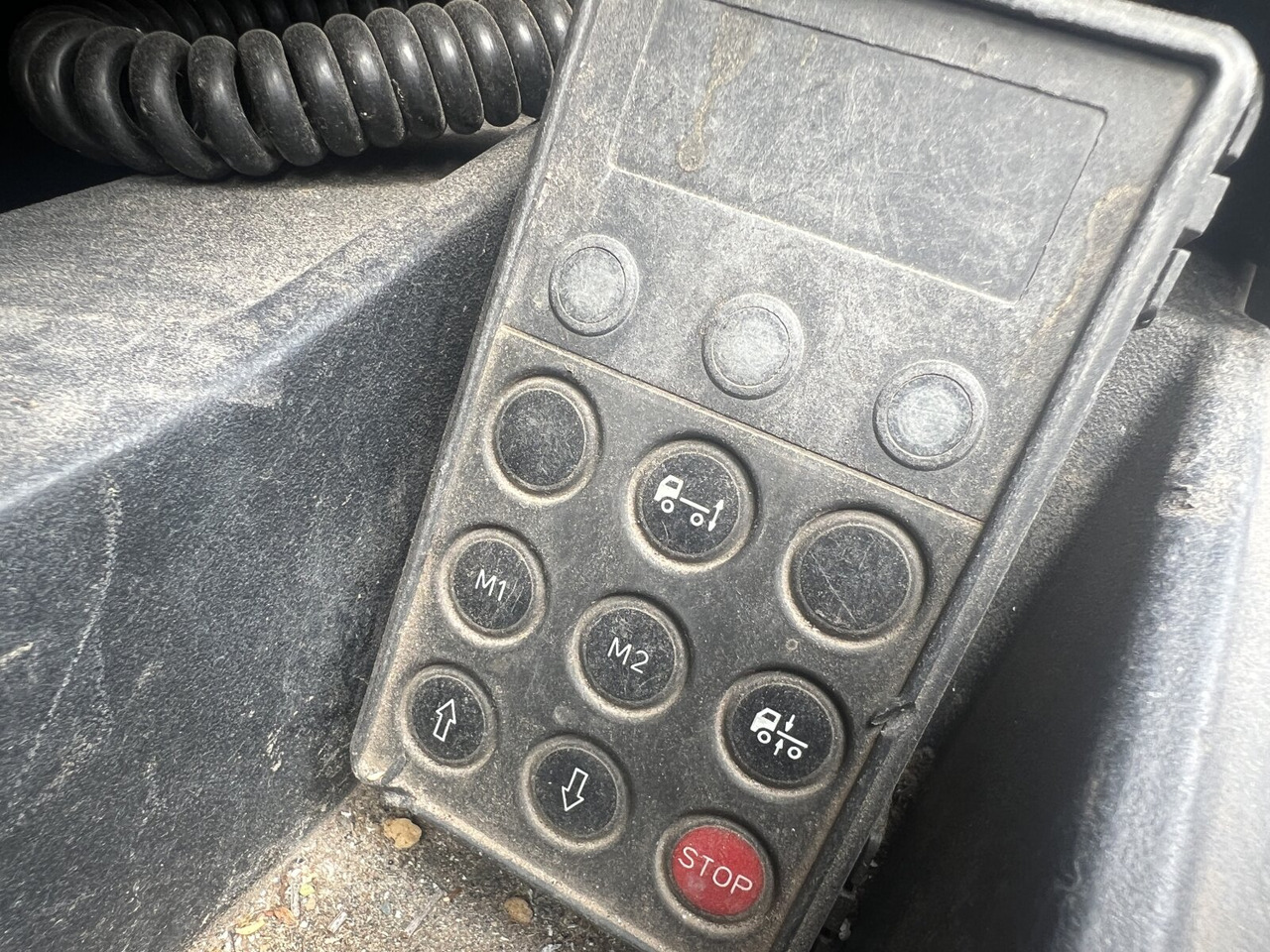 Iveco EuroCargo 75E18 4x2 EuroCargo 75E18 4x2, EEV - Hook lift truck: picture 4 Iveco EuroCargo 75E18 4x2 EuroCargo 75E18 4x2, EEV - Hook lift truck: picture 4