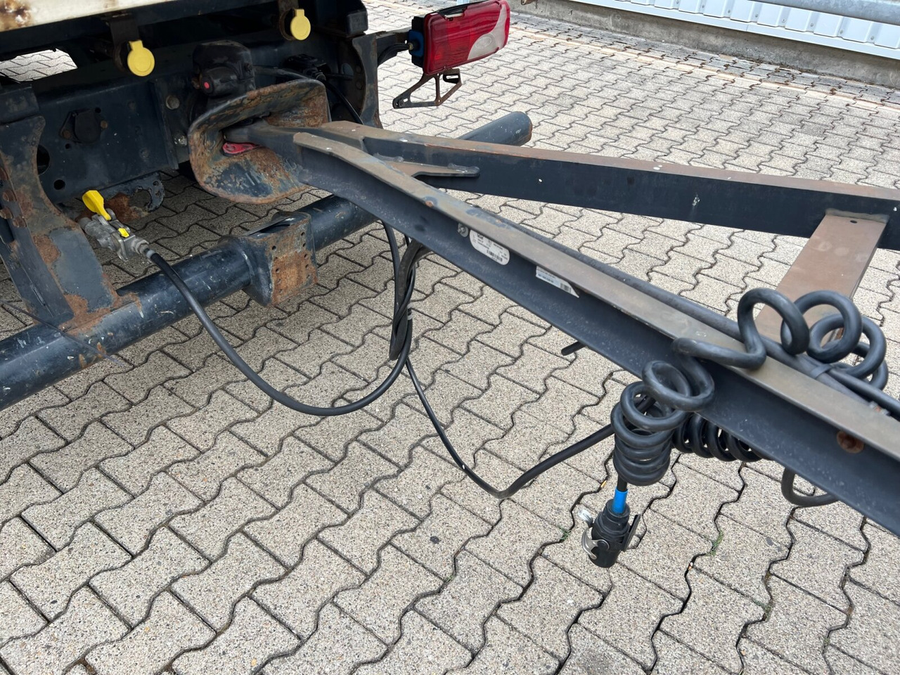 KA-F 18/74E Ackermann, Oschersl. KA-F 18/74E mit LBW MBB, 44cbm - Closed box trailer: picture 4 KA-F 18/74E Ackermann, Oschersl. KA-F 18/74E mit LBW MBB, 44cbm - Closed box trailer: picture 4