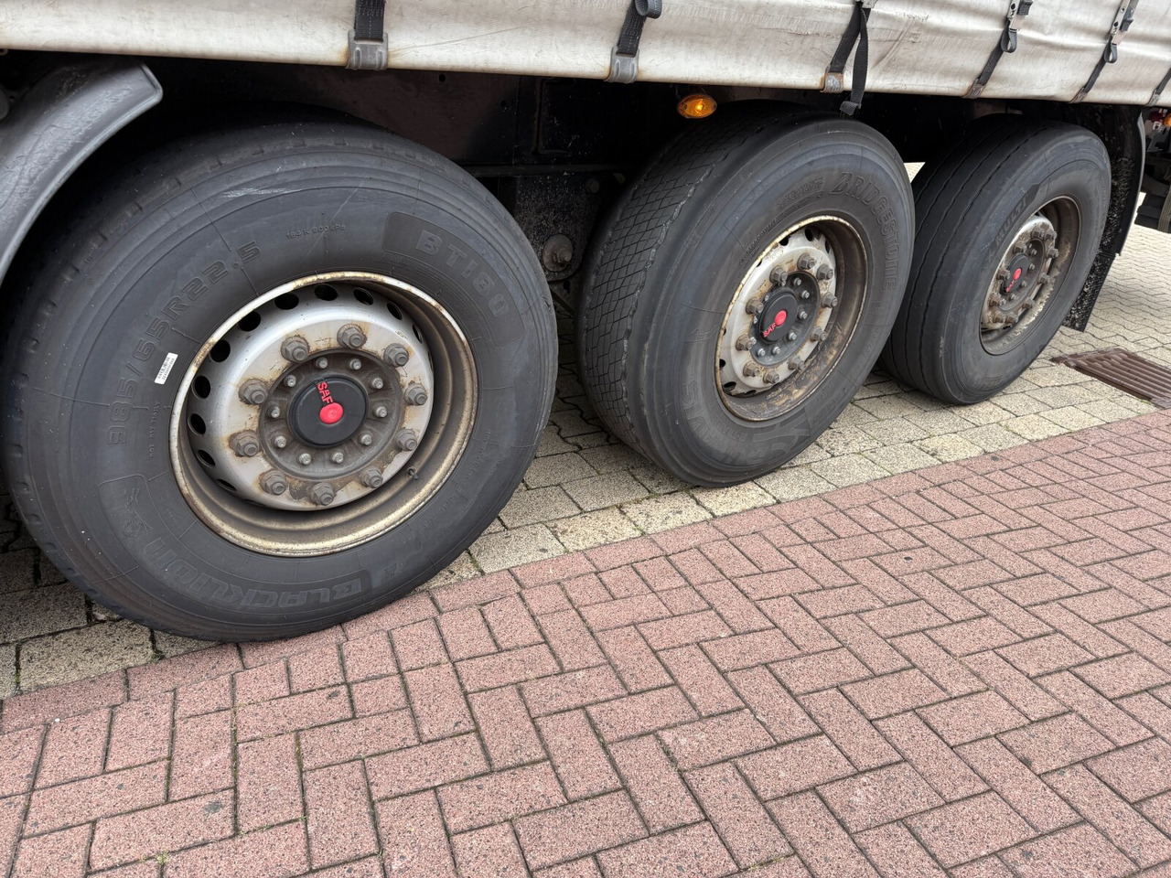 Kögel SN 24-1 SN 24-1, Liftachse, Edscha - Dropside/ Flatbed semi-trailer: picture 4 Kögel SN 24-1 SN 24-1, Liftachse, Edscha - Dropside/ Flatbed semi-trailer: picture 4