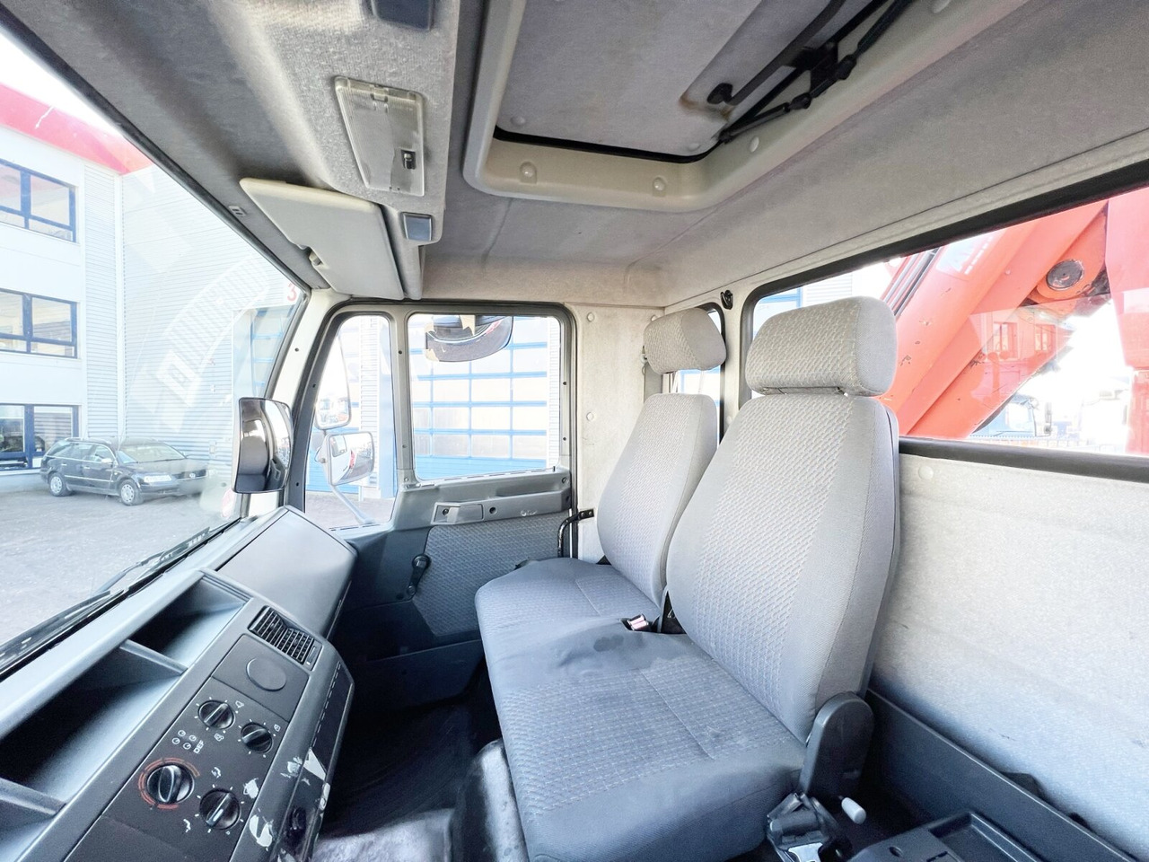 MAN 14.224 LAC 4x4 BB 14.224 LAC 4x4 BB mit Kran Atlas 100.1 - Crane truck, Dropside/ Flatbed truck: picture 4 MAN 14.224 LAC 4x4 BB 14.224 LAC 4x4 BB mit Kran Atlas 100.1 - Crane truck, Dropside/ Flatbed truck: picture 4