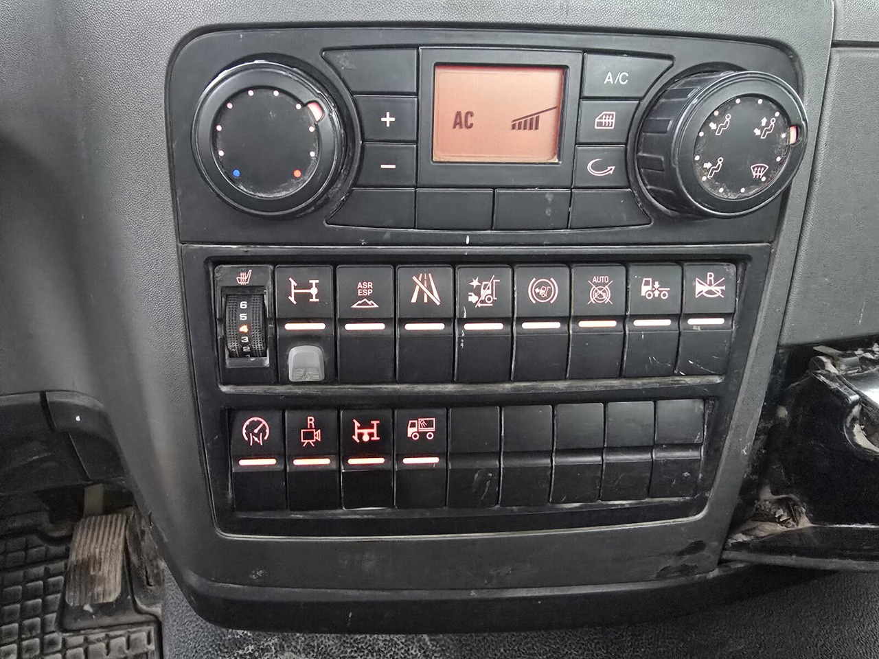 MAN TGL 12.250 BL/4x2 TGL 12.250 BL/4x2, Palfinger Abroller P 07-25MPA, 2xAHK-ÖL - Hook lift truck: picture 2 MAN TGL 12.250 BL/4x2 TGL 12.250 BL/4x2, Palfinger Abroller P 07-25MPA, 2xAHK-ÖL - Hook lift truck: picture 2