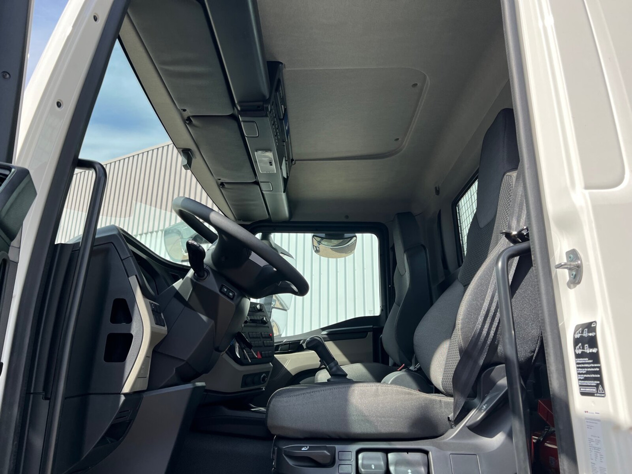 MAN TGM 18.250/340 4x2 BL CH TGM 18.250/340 4x2 BL CH, Funk, 2x VORHANDEN - Hook lift truck: picture 4 MAN TGM 18.250/340 4x2 BL CH TGM 18.250/340 4x2 BL CH, Funk, 2x VORHANDEN - Hook lift truck: picture 4