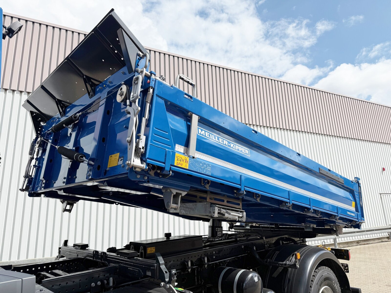 MAN TGM 18.320 4x4 BB CH TGM 18.320 4x4 BB CH, Navi, Meiller Trigenius - Tipper: picture 2 MAN TGM 18.320 4x4 BB CH TGM 18.320 4x4 BB CH, Navi, Meiller Trigenius - Tipper: picture 2