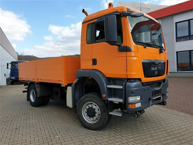 Dropside/ Flatbed truck MAN TGS 18.360/440 4x4 BL TGS 18.360/440 4x4 BL, Winterdienstausstattung: picture 11 Dropside/ Flatbed truck MAN TGS 18.360/440 4x4 BL TGS 18.360/440 4x4 BL, Winterdienstausstattung: picture 11