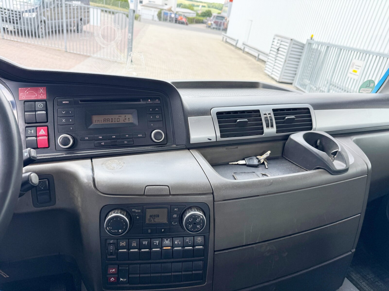 MAN TGS 26.400 6x2-4 BL TGS 26.400 6x2-4 BL, Lenk-/Liftachse, Schub-Knick - Hook lift truck: picture 5 MAN TGS 26.400 6x2-4 BL TGS 26.400 6x2-4 BL, Lenk-/Liftachse, Schub-Knick - Hook lift truck: picture 5