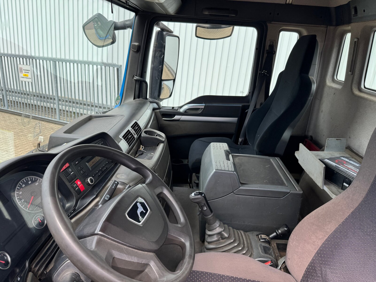 MAN TGS 26.400 6x2-4 BL TGS 26.400 6x2-4 BL, Lenk-/Liftachse, Schub-Knick - Hook lift truck: picture 2 MAN TGS 26.400 6x2-4 BL TGS 26.400 6x2-4 BL, Lenk-/Liftachse, Schub-Knick - Hook lift truck: picture 2