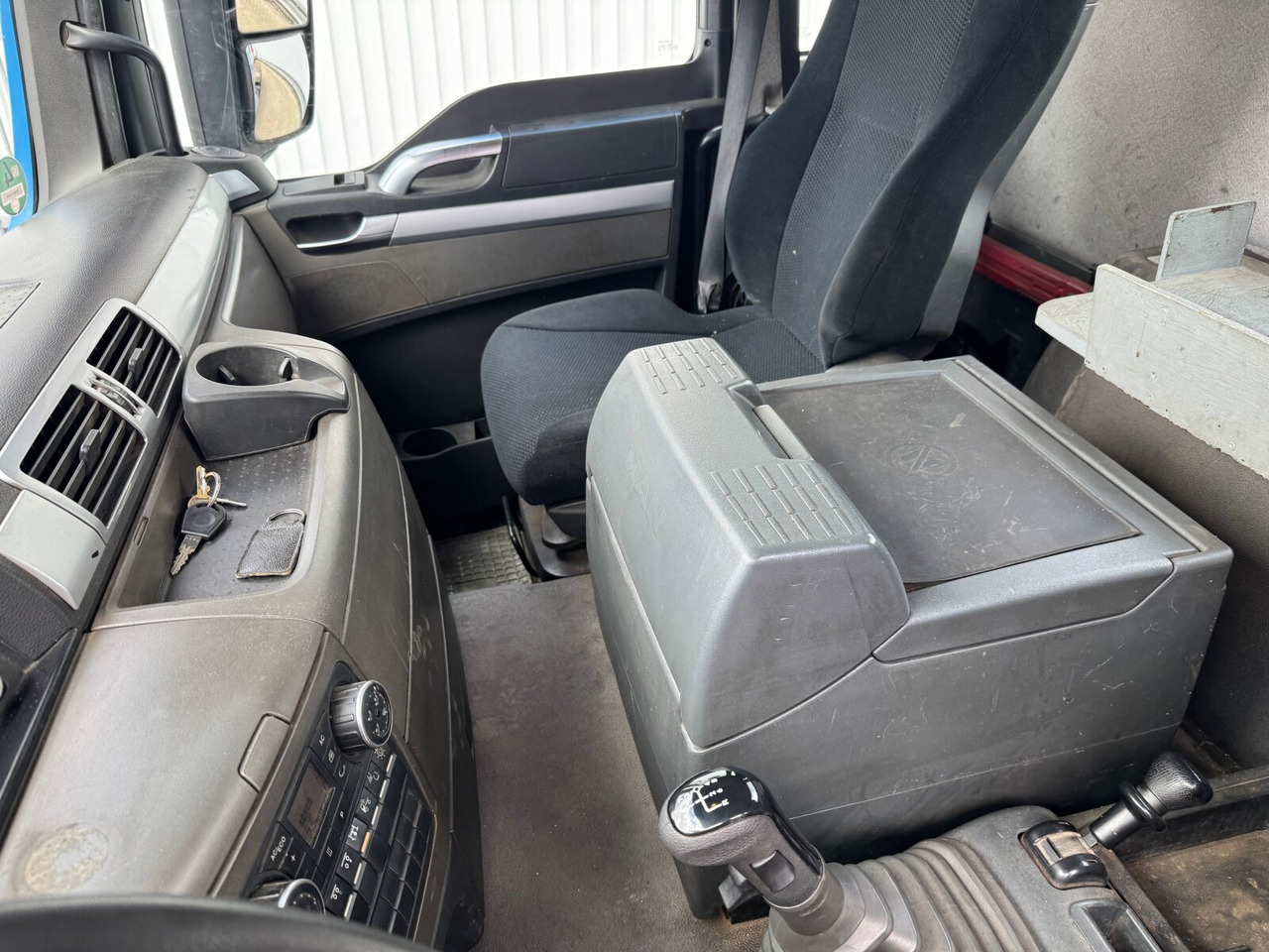 MAN TGS 26.400 6x2-4 BL TGS 26.400 6x2-4 BL, Lenk-/Liftachse, Schub-Knick - Hook lift truck: picture 4 MAN TGS 26.400 6x2-4 BL TGS 26.400 6x2-4 BL, Lenk-/Liftachse, Schub-Knick - Hook lift truck: picture 4