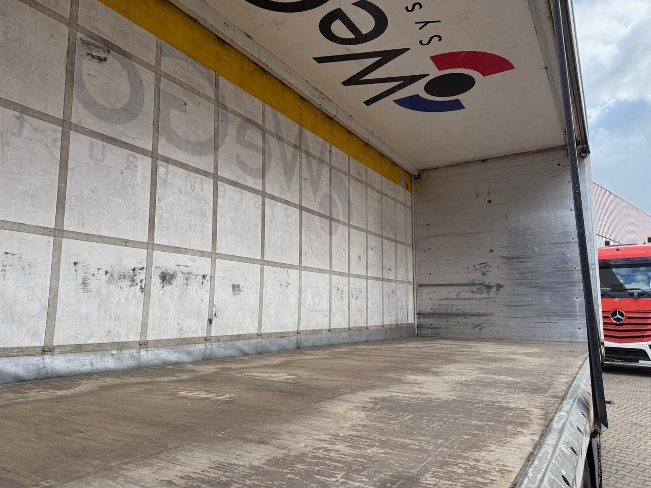 MAN TGS 26.400 6x2-4 LL TGS 26.400 6x2-4 LL, Lenk-/Lift, Hubdach - Dropside/ Flatbed truck, Crane truck: picture 2 MAN TGS 26.400 6x2-4 LL TGS 26.400 6x2-4 LL, Lenk-/Lift, Hubdach - Dropside/ Flatbed truck, Crane truck: picture 2