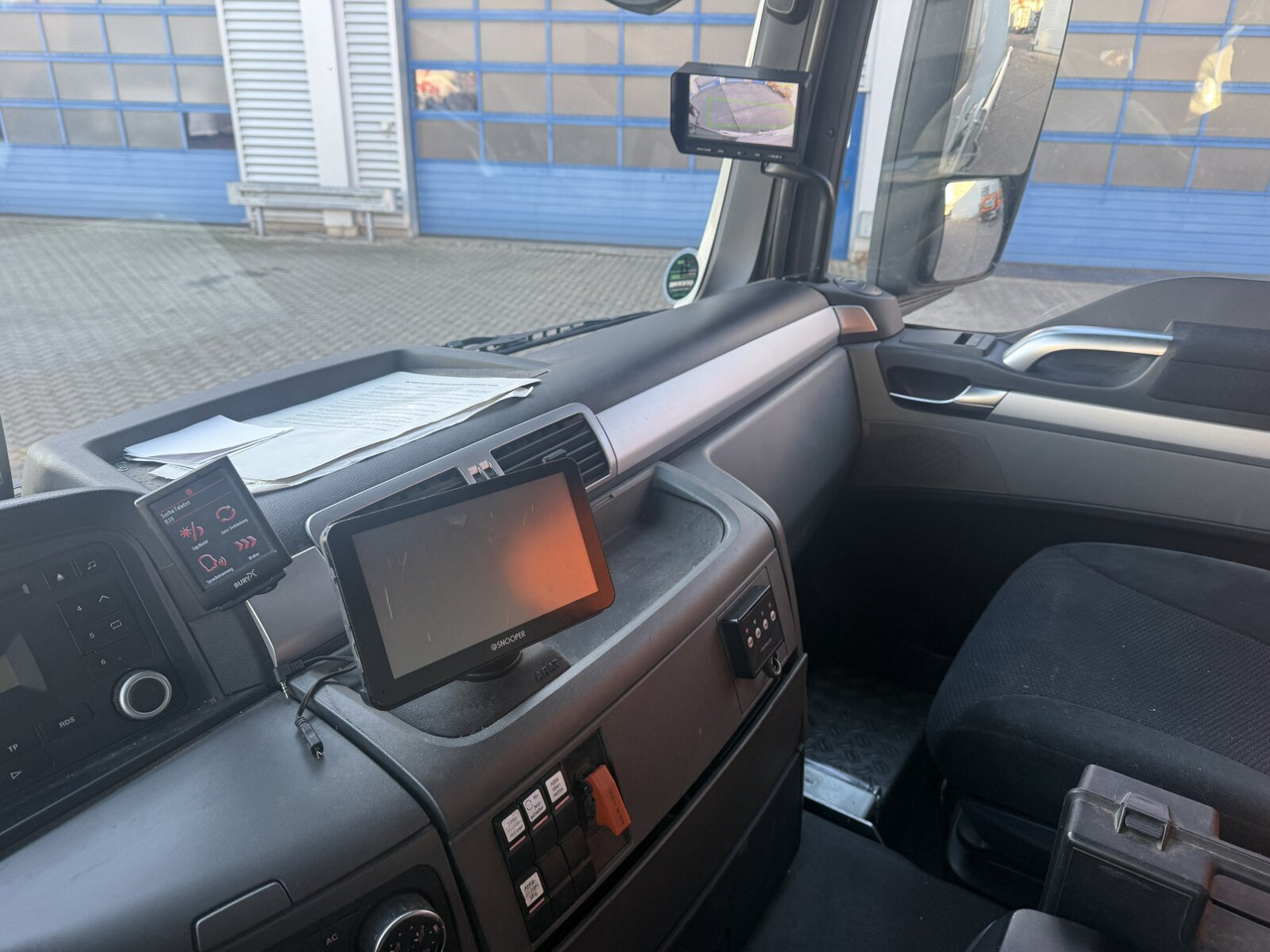 MAN TGS 26.440 6x2-4 BL TGS 26.440 6x2-4 BL, Lenk-/Liftachse, ADR, Esterer Tank ca. 20.340l, 3 Kammern - Tanker truck: picture 5 MAN TGS 26.440 6x2-4 BL TGS 26.440 6x2-4 BL, Lenk-/Liftachse, ADR, Esterer Tank ca. 20.340l, 3 Kammern - Tanker truck: picture 5