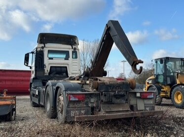 MAN TGS 26.440 6x2 BL TGS 26.440 6x2 BL - Hook lift truck: picture 2 MAN TGS 26.440 6x2 BL TGS 26.440 6x2 BL - Hook lift truck: picture 2