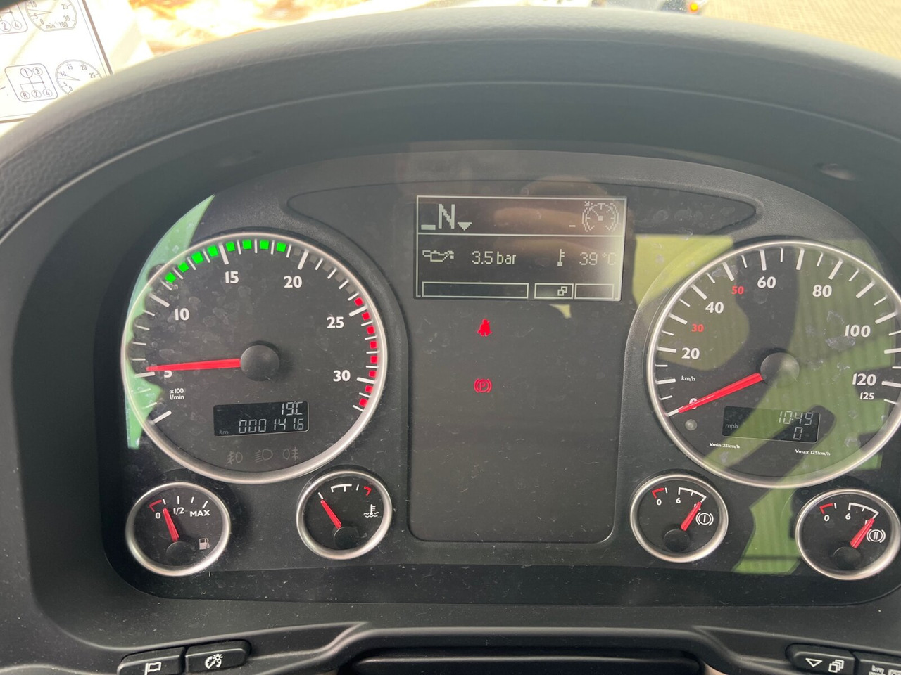 MAN TGS 33.360/440 6x4 BB TGS 33.360/440 6x4 BB, Häckslerkabine, NMV Nebenantrieb - Cab chassis truck: picture 4 MAN TGS 33.360/440 6x4 BB TGS 33.360/440 6x4 BB, Häckslerkabine, NMV Nebenantrieb - Cab chassis truck: picture 4