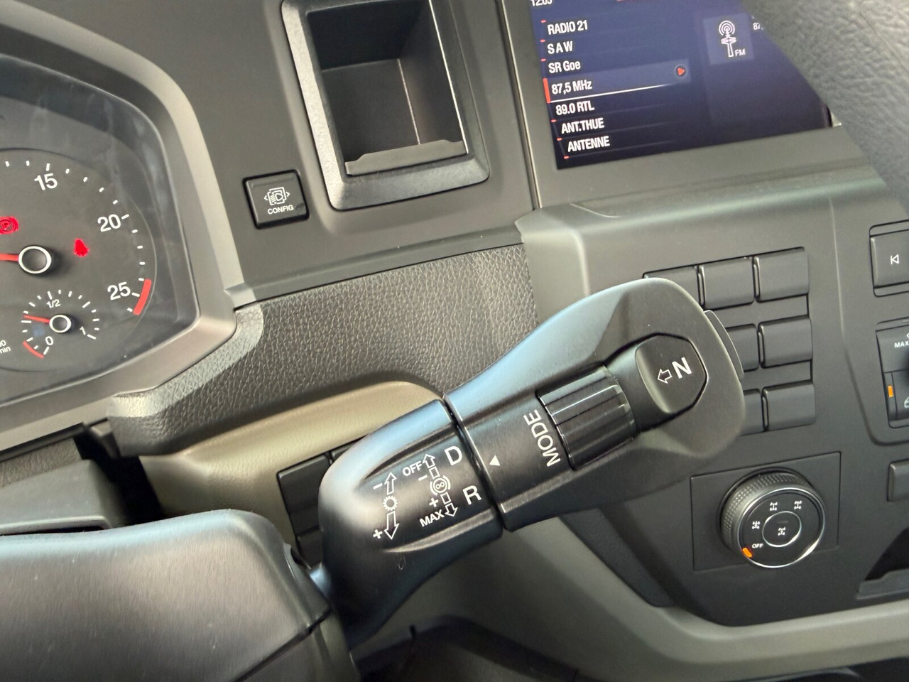 MAN TGS 33.440 6x6 BB CH TGS 33.440 6x6 BB CH, Hohe Bauart, Nebenantrieb - Cab chassis truck: picture 4 MAN TGS 33.440 6x6 BB CH TGS 33.440 6x6 BB CH, Hohe Bauart, Nebenantrieb - Cab chassis truck: picture 4