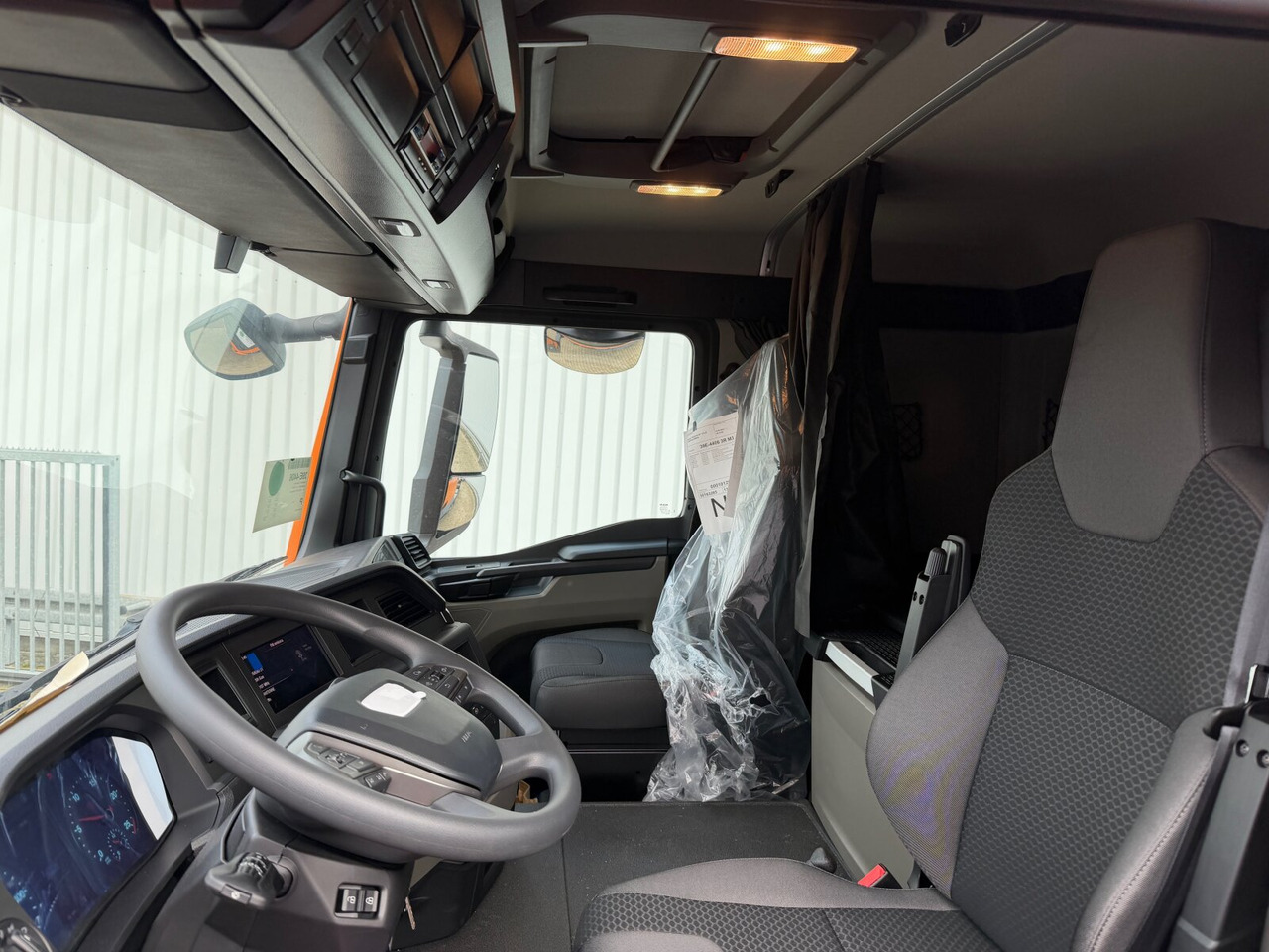 MAN TGS 41.440 8x4 BB CH TGS 41.440 8x4 BB CH, Retarder, MEHRFACH VORHANDEN! - Cab chassis truck: picture 3 MAN TGS 41.440 8x4 BB CH TGS 41.440 8x4 BB CH, Retarder, MEHRFACH VORHANDEN! - Cab chassis truck: picture 3