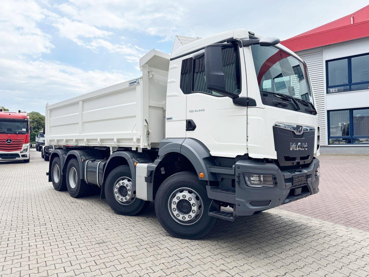 MAN TGS 41.440 8x4 BB TGS 41.440 8x4 BB, Bordmatik, ca. 16m³ - Tipper: picture 5 MAN TGS 41.440 8x4 BB TGS 41.440 8x4 BB, Bordmatik, ca. 16m³ - Tipper: picture 5