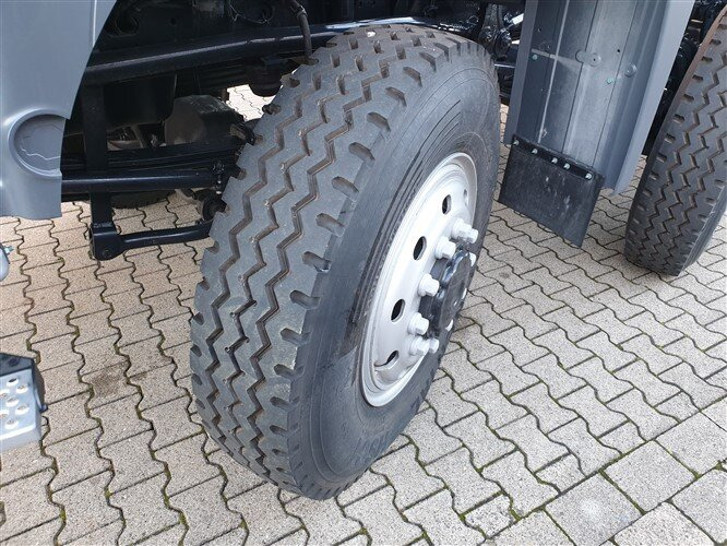 MAN TGS 41.480 8X6 BB TGS 41.480 8X6 BB - Cab chassis truck: picture 2 MAN TGS 41.480 8X6 BB TGS 41.480 8X6 BB - Cab chassis truck: picture 2