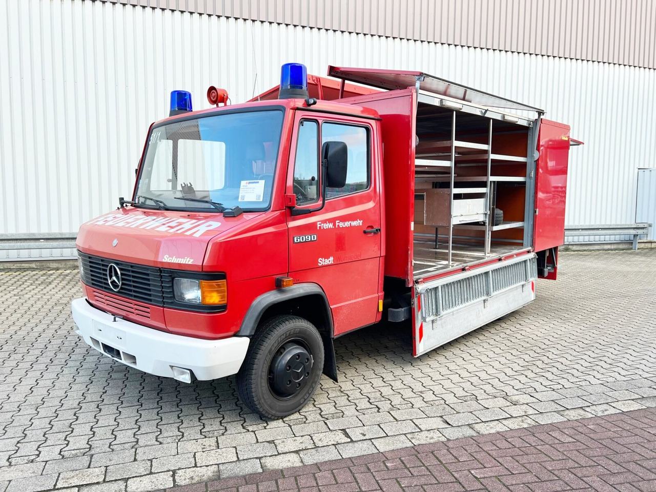 Mercedes-Benz 609 D 4x2 609 D 4x2, Feuerwehr Gerätewagen - Fire engine: picture 1 Mercedes-Benz 609 D 4x2 609 D 4x2, Feuerwehr Gerätewagen - Fire engine: picture 1