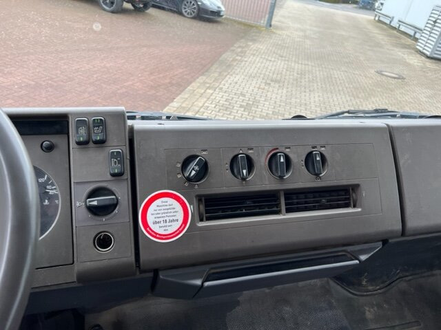 Mercedes-Benz 811 K 4x2 811 K 4x2 - Tipper: picture 5 Mercedes-Benz 811 K 4x2 811 K 4x2 - Tipper: picture 5