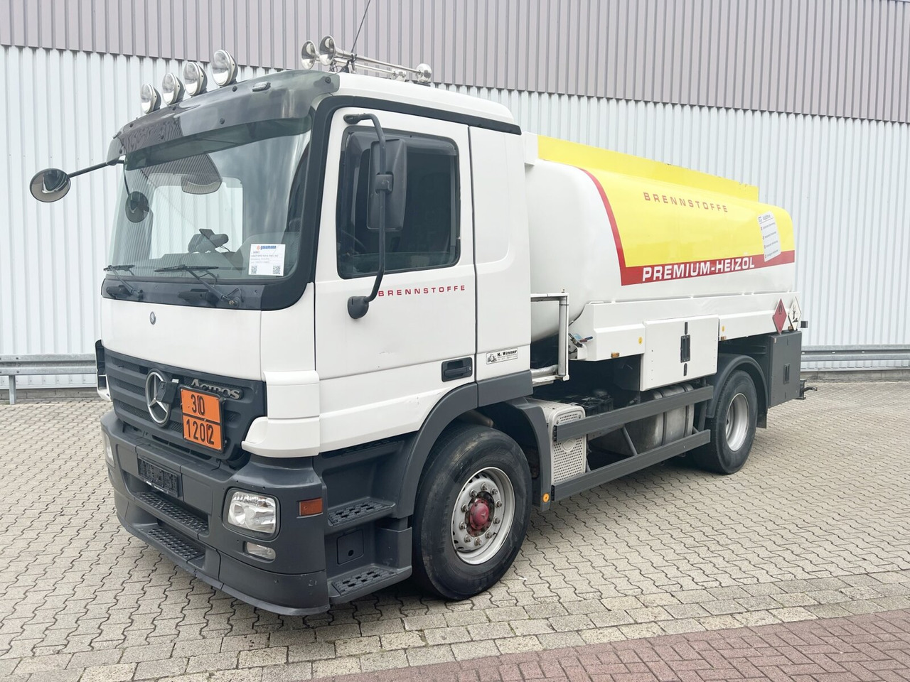 Mercedes-Benz Actros 1844 L 4x2 Actros 1844 L 4x2, Tank 14.250l - Tanker truck: picture 1 Mercedes-Benz Actros 1844 L 4x2 Actros 1844 L 4x2, Tank 14.250l - Tanker truck: picture 1