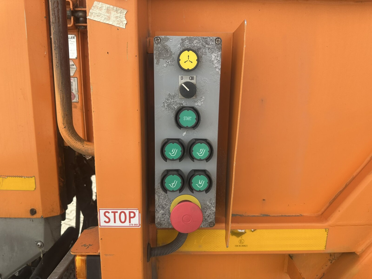 Mercedes-Benz Actros 2532 L 6x2 Actros 2532/41 L 6x2, EEV, Lenkachse, Haller X2C M21, Zöller-Schüttung - Refuse truck: picture 4 Mercedes-Benz Actros 2532 L 6x2 Actros 2532/41 L 6x2, EEV, Lenkachse, Haller X2C M21, Zöller-Schüttung - Refuse truck: picture 4