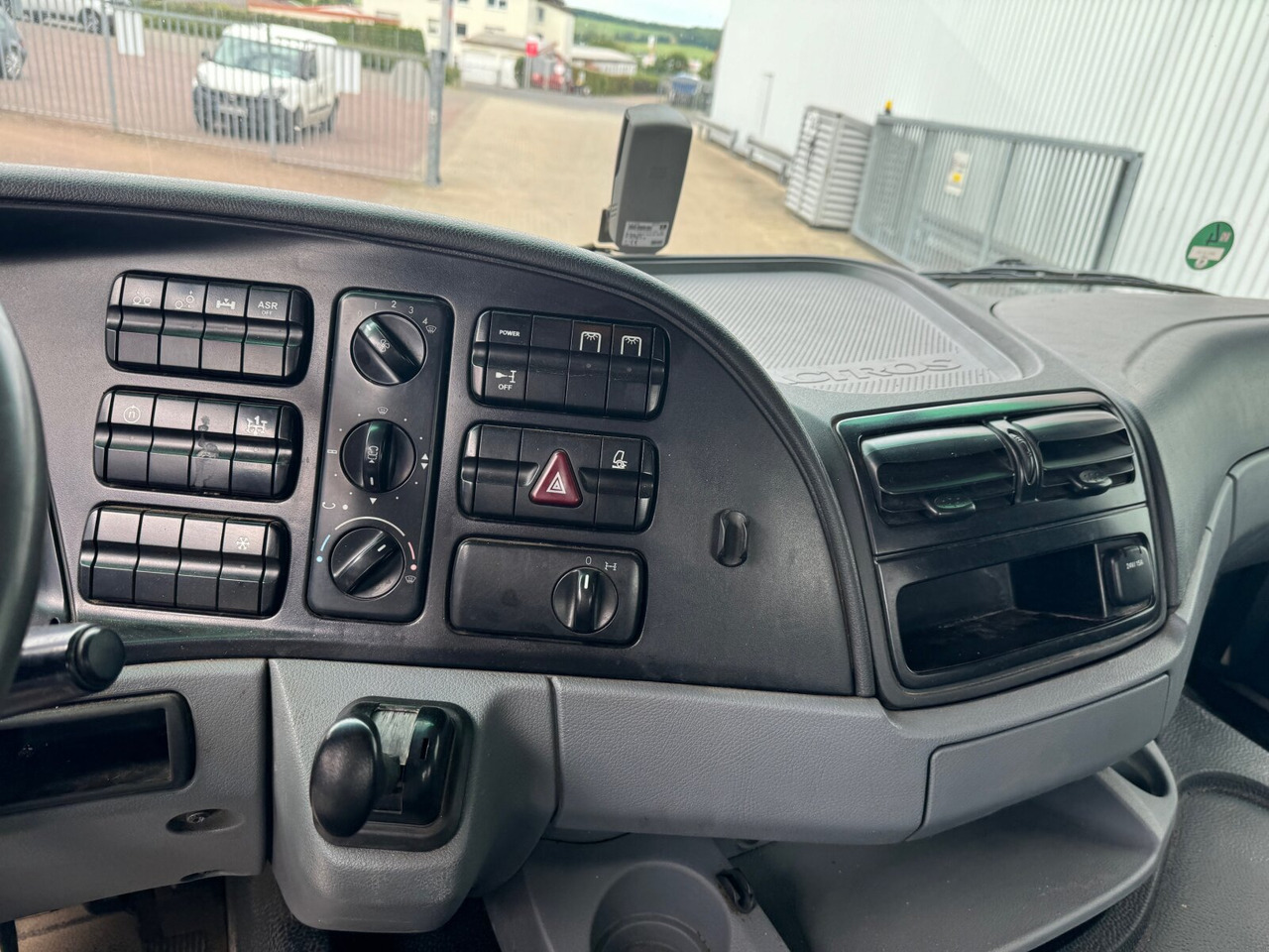 Mercedes-Benz Actros 2541 L 6x2 Actros 2541 L 6x2, Retader, Lenkachse - Hook lift truck: picture 5 Mercedes-Benz Actros 2541 L 6x2 Actros 2541 L 6x2, Retader, Lenkachse - Hook lift truck: picture 5