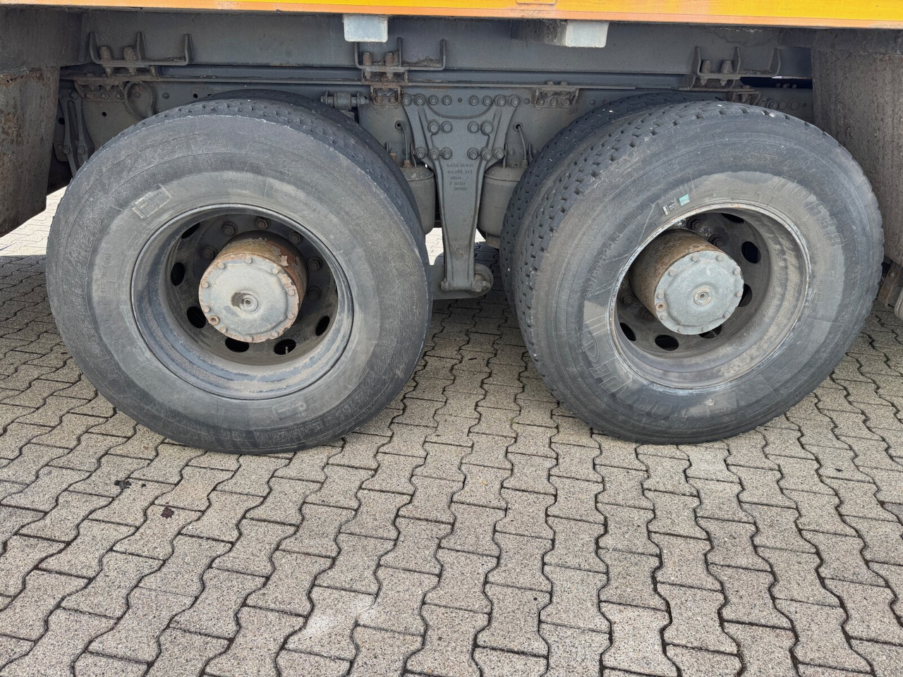 Mercedes-Benz Actros 2641/48 L 6x4 Actros 2641/48 L 6x4 - Cab chassis truck: picture 3 Mercedes-Benz Actros 2641/48 L 6x4 Actros 2641/48 L 6x4 - Cab chassis truck: picture 3
