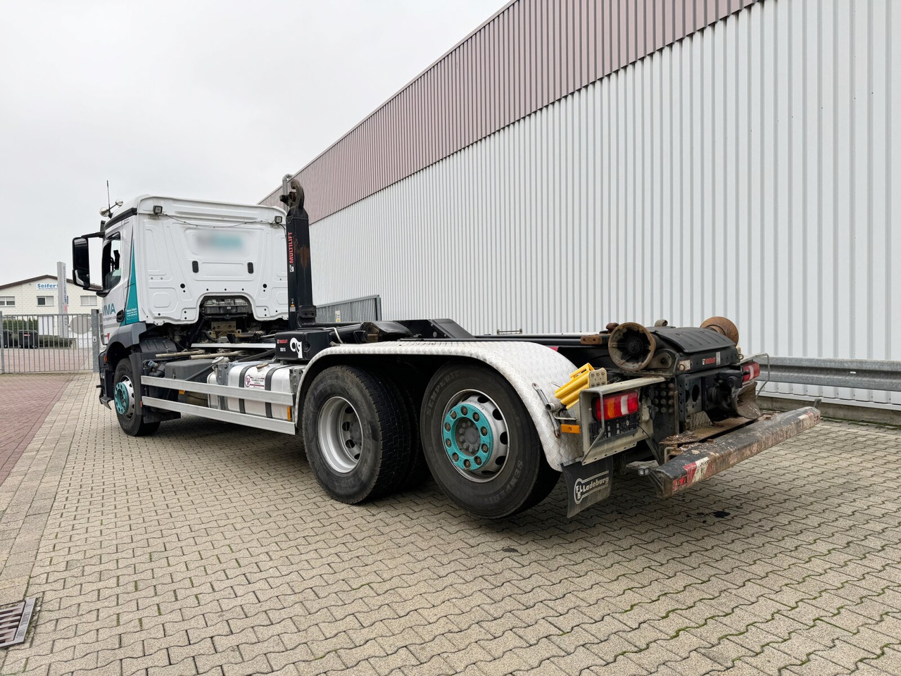 Hook lift truck Mercedes-Benz Antos 2536 L 6x2 Antos 2536 L 6x2, Liftachse, Hiab XR 21S61 bis 7 m Container: picture 12