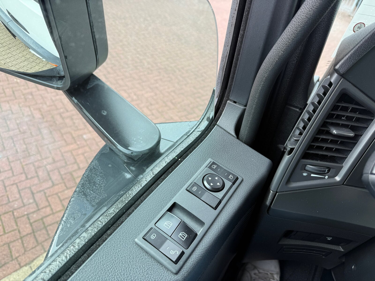 Mercedes-Benz Arocs 1827/30 A 4x4 Arocs 1827/30 A 4x4, Ex-! - Dropside/ Flatbed truck: picture 5 Mercedes-Benz Arocs 1827/30 A 4x4 Arocs 1827/30 A 4x4, Ex-! - Dropside/ Flatbed truck: picture 5