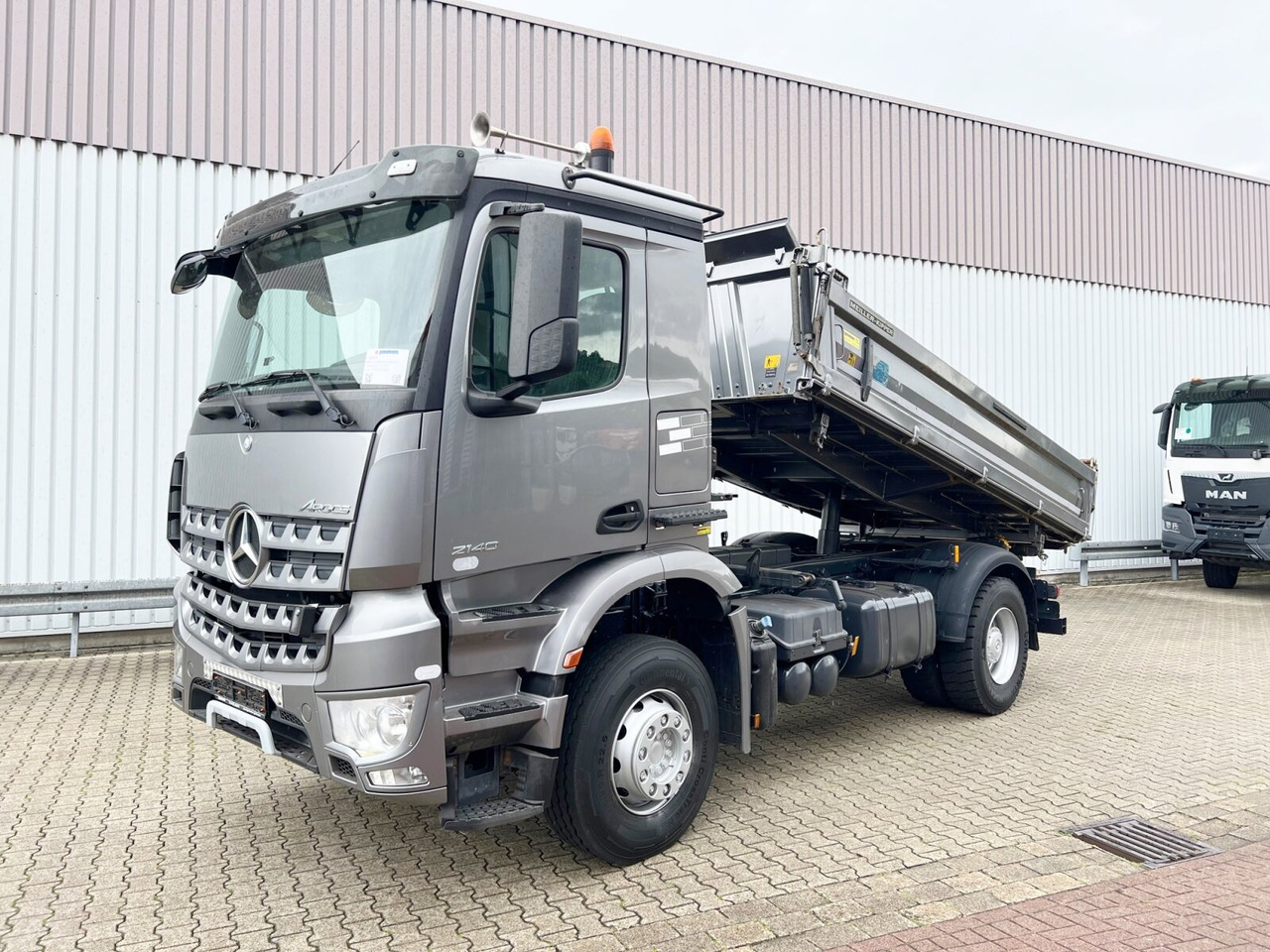 Mercedes-Benz Arocs 1840 K 4x2 Arocs 1840 K 4x2 - Tipper: picture 1 Mercedes-Benz Arocs 1840 K 4x2 Arocs 1840 K 4x2 - Tipper: picture 1