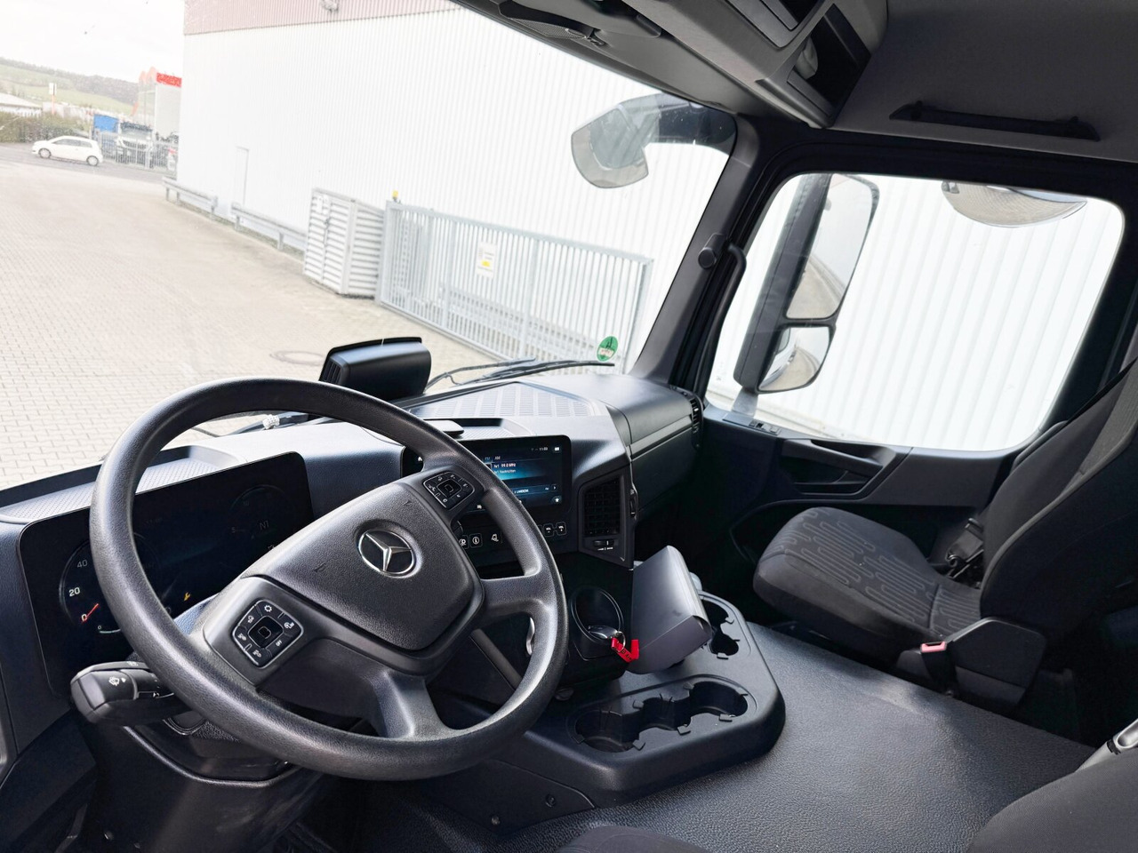 Mercedes-Benz Arocs 1840 L 4x2 Arocs 1840 L 4x2, Kran Palfinger PK12001L, Hochstand - Crane truck: picture 3 Mercedes-Benz Arocs 1840 L 4x2 Arocs 1840 L 4x2, Kran Palfinger PK12001L, Hochstand - Crane truck: picture 3