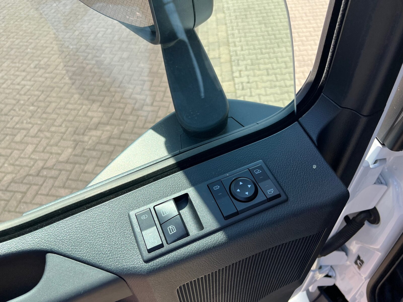 Mercedes-Benz Arocs 3240 8x4 Arocs 3240 8x4/42 - Hook lift truck: picture 5 Mercedes-Benz Arocs 3240 8x4 Arocs 3240 8x4/42 - Hook lift truck: picture 5