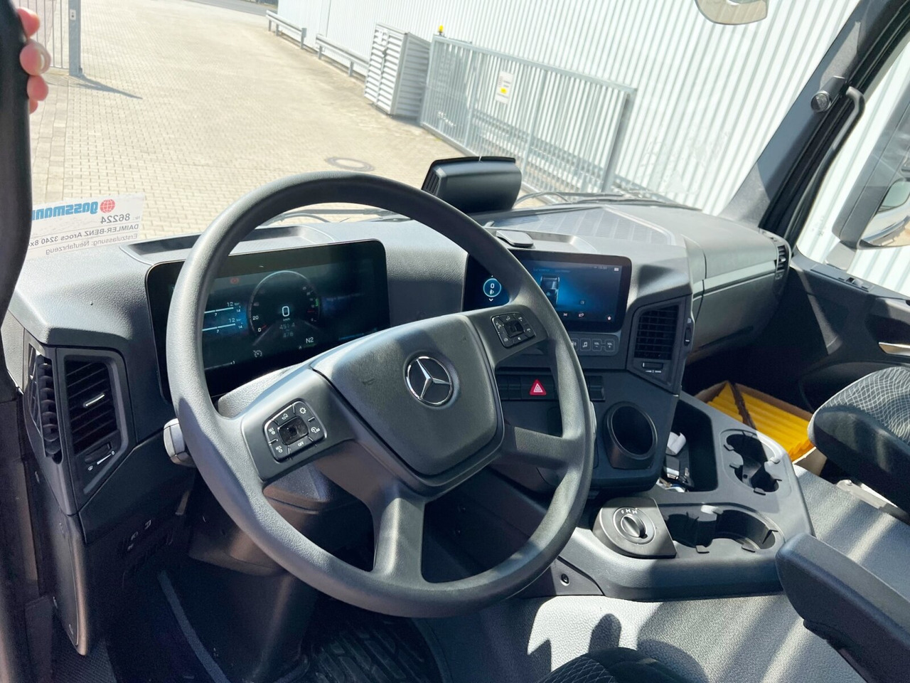 Mercedes-Benz Arocs 3240 8x4 Arocs 3240 8x4 - Cab chassis truck: picture 5 Mercedes-Benz Arocs 3240 8x4 Arocs 3240 8x4 - Cab chassis truck: picture 5