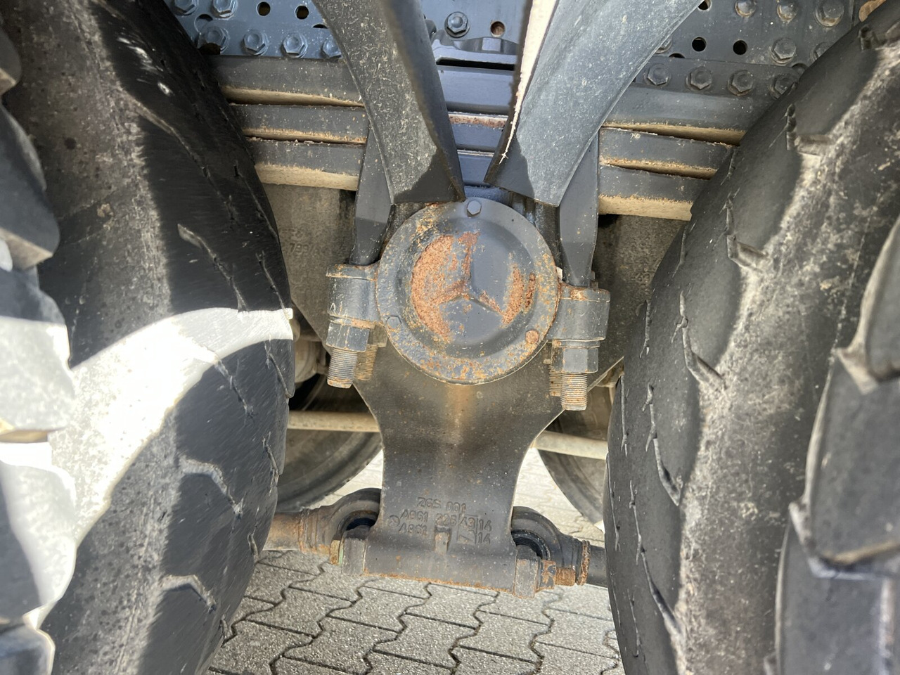 Mercedes-Benz Arocs 3243 K 8x4 Arocs 3243 K 8x4, Ressenig Thermo Alukipper 3-S - Tipper: picture 3 Mercedes-Benz Arocs 3243 K 8x4 Arocs 3243 K 8x4, Ressenig Thermo Alukipper 3-S - Tipper: picture 3
