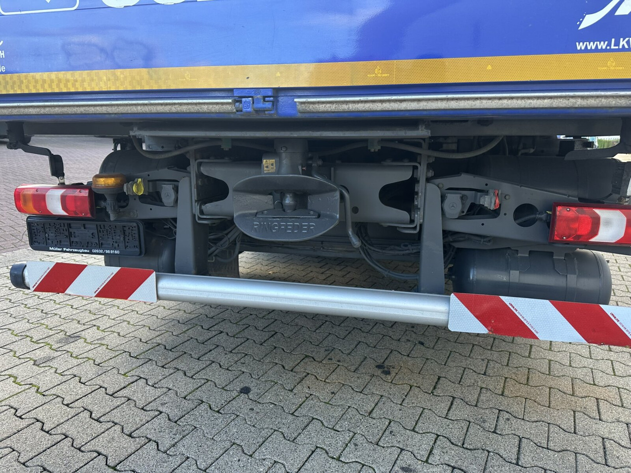 Mercedes-Benz Arocs 3245 L 8x2/6 Arocs 3245 L 8x2/6, Kran Fassi F 545 RA 2.26 XE, Jib, Funk, 29,7 m - 400 kg - Crane truck, Dropside/ Flatbed truck: picture 5 Mercedes-Benz Arocs 3245 L 8x2/6 Arocs 3245 L 8x2/6, Kran Fassi F 545 RA 2.26 XE, Jib, Funk, 29,7 m - 400 kg - Crane truck, Dropside/ Flatbed truck: picture 5