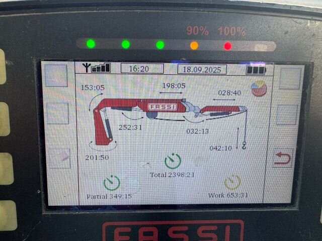 Mercedes-Benz Arocs 3245 L 8x2/6 Arocs 3245 L 8x2/6, Kran Fassi F 545 RA 2.26 XE, Jib, Funk 29,7 m - 400 kg - Crane truck, Dropside/ Flatbed truck: picture 5 Mercedes-Benz Arocs 3245 L 8x2/6 Arocs 3245 L 8x2/6, Kran Fassi F 545 RA 2.26 XE, Jib, Funk 29,7 m - 400 kg - Crane truck, Dropside/ Flatbed truck: picture 5