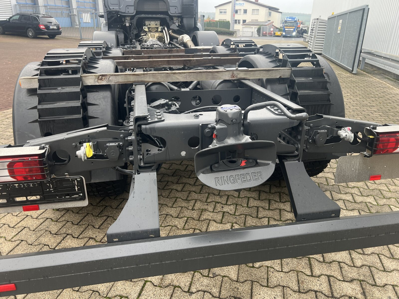 Mercedes-Benz Arocs 3251 L 8x4/4 Arocs 3251 L 8x4/4 - Hook lift truck: picture 5 Mercedes-Benz Arocs 3251 L 8x4/4 Arocs 3251 L 8x4/4 - Hook lift truck: picture 5