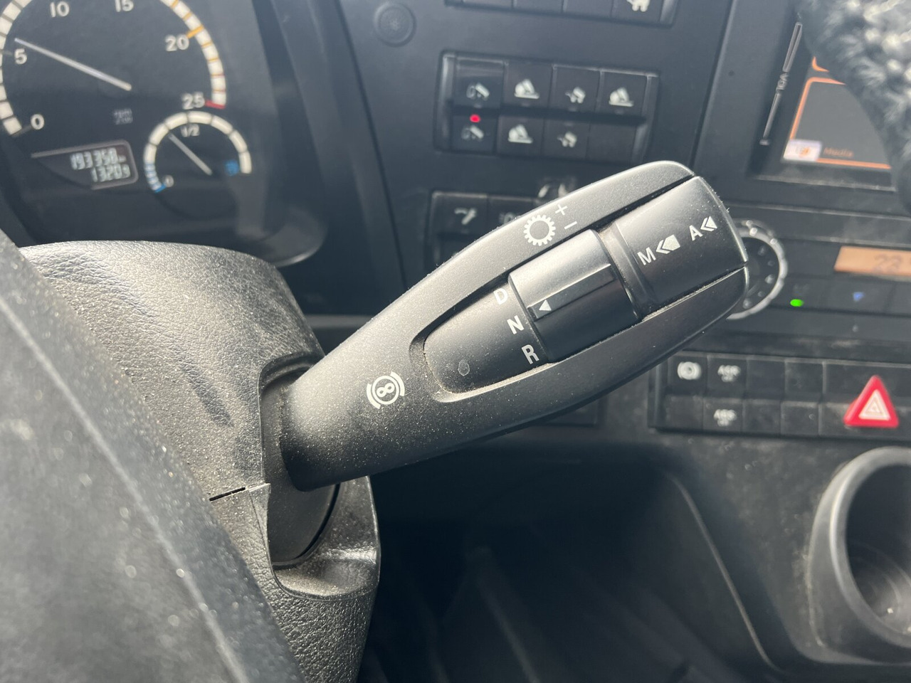 Mercedes-Benz Arocs 3253 K 8x4/4 Arocs 3253 K 8x4/4, Retarder, Motorabtrieb - Hook lift truck: picture 2 Mercedes-Benz Arocs 3253 K 8x4/4 Arocs 3253 K 8x4/4, Retarder, Motorabtrieb - Hook lift truck: picture 2