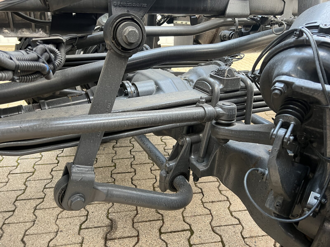 Mercedes-Benz Arocs 4151 AK 8x8/4 Arocs 4151 AK 8x8/4, Grounder - Hook lift truck: picture 2 Mercedes-Benz Arocs 4151 AK 8x8/4 Arocs 4151 AK 8x8/4, Grounder - Hook lift truck: picture 2