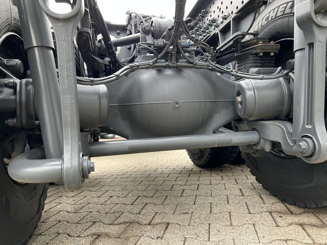 Mercedes-Benz Arocs 4163/8x4 Arocs 4163/8x4, Hiab 26.59, Funk, Multimedia Cockpit, - Hook lift truck: picture 5 Mercedes-Benz Arocs 4163/8x4 Arocs 4163/8x4, Hiab 26.59, Funk, Multimedia Cockpit, - Hook lift truck: picture 5