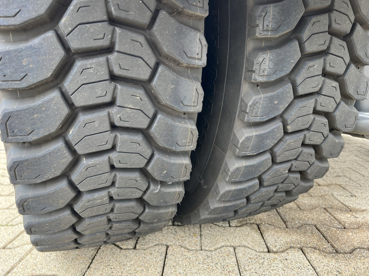 Mercedes-Benz Arocs 4163/8x4 Arocs 4163/8x4, Hiab 26.59, Funk, Multimedia Cockpit, - Hook lift truck: picture 4 Mercedes-Benz Arocs 4163/8x4 Arocs 4163/8x4, Hiab 26.59, Funk, Multimedia Cockpit, - Hook lift truck: picture 4