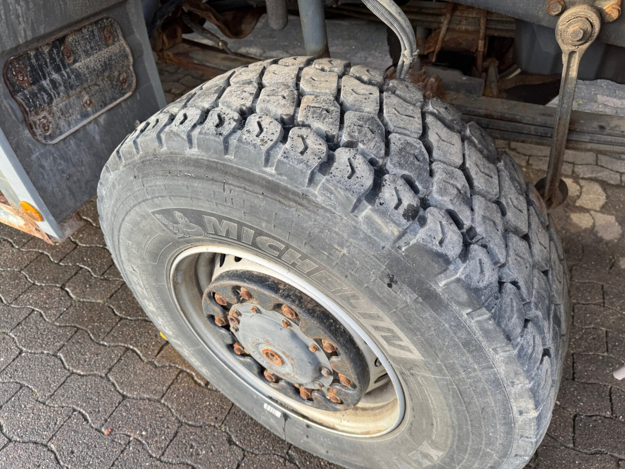 Mercedes-Benz Atego 1828 4x4 Atego 1828 4x4, Tele-Absetzer, Winterdienstausstattung - Skip loader truck: picture 2 Mercedes-Benz Atego 1828 4x4 Atego 1828 4x4, Tele-Absetzer, Winterdienstausstattung - Skip loader truck: picture 2