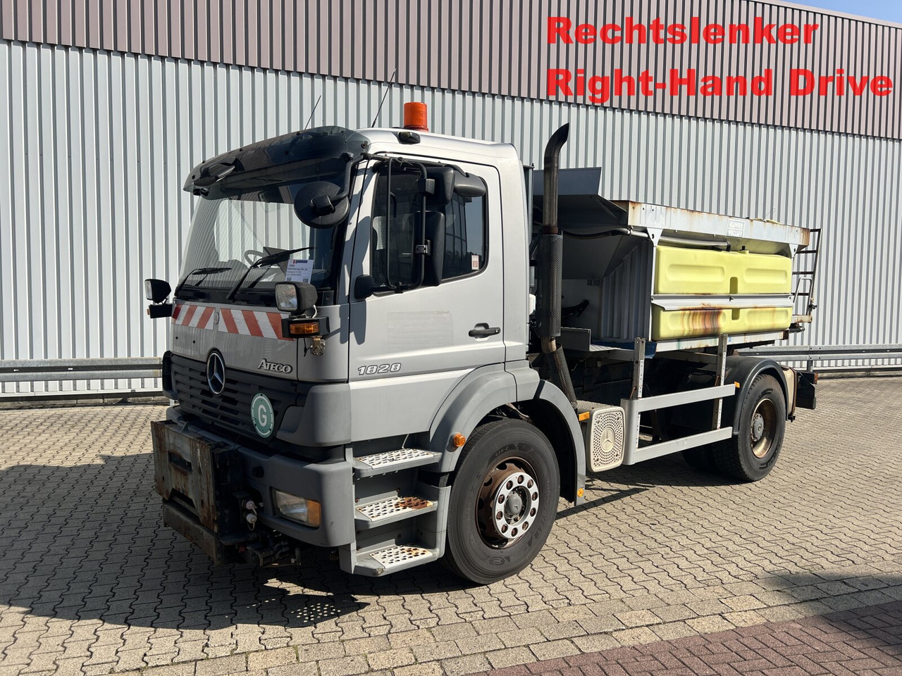 Mercedes-Benz Atego 1828 L 4x2 Atego 1828 L 4x2,Rechtslenker, Winterdienstplatte - Cab chassis truck: picture 1 Mercedes-Benz Atego 1828 L 4x2 Atego 1828 L 4x2,Rechtslenker, Winterdienstplatte - Cab chassis truck: picture 1